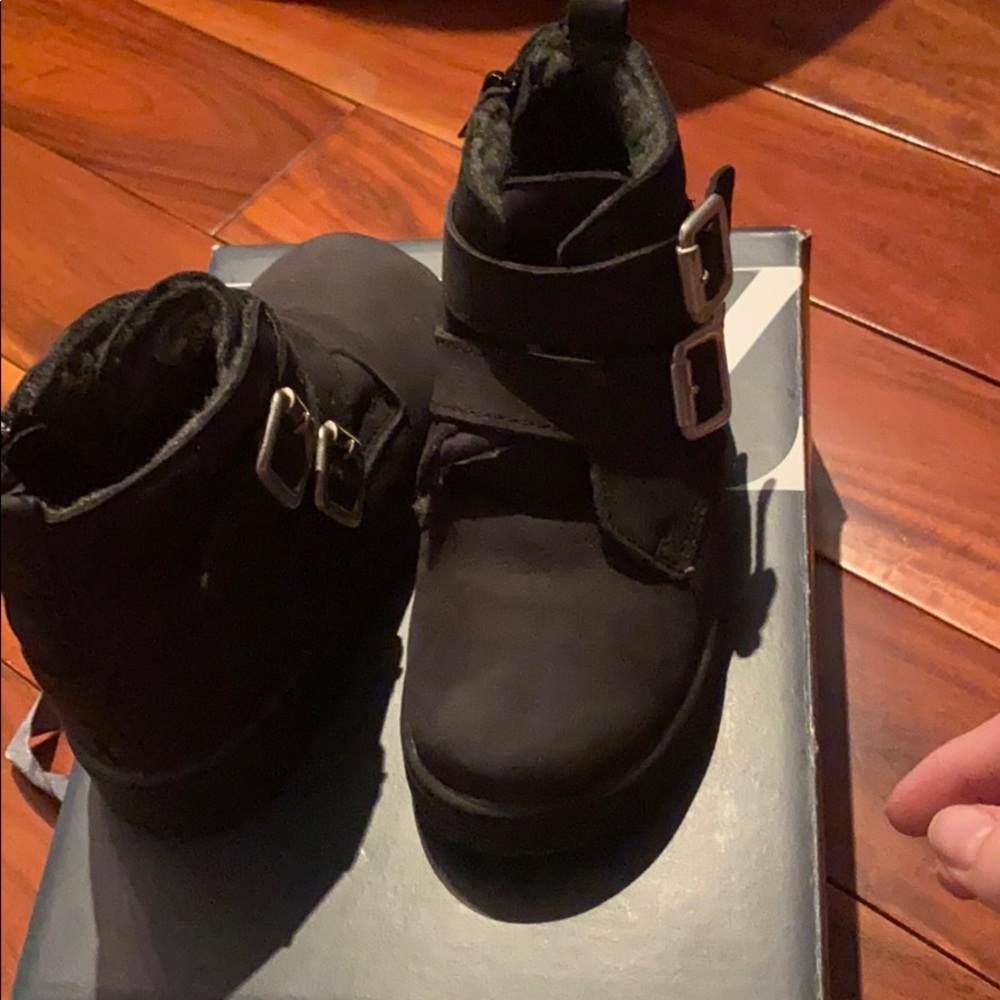 Zara suede and shearling boy boot size 9